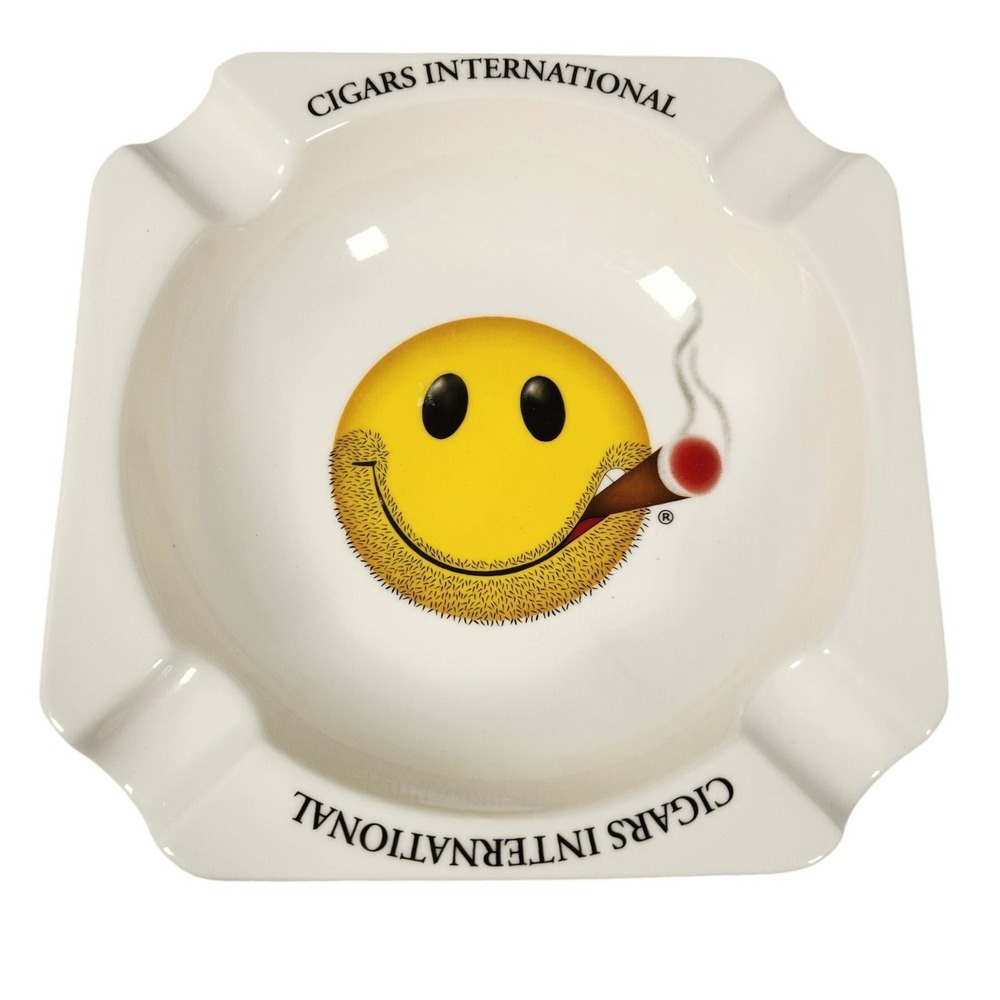 Cigars International Large Ashtray Smiley Face Beard Tobacciana 8.5" X 8.5"